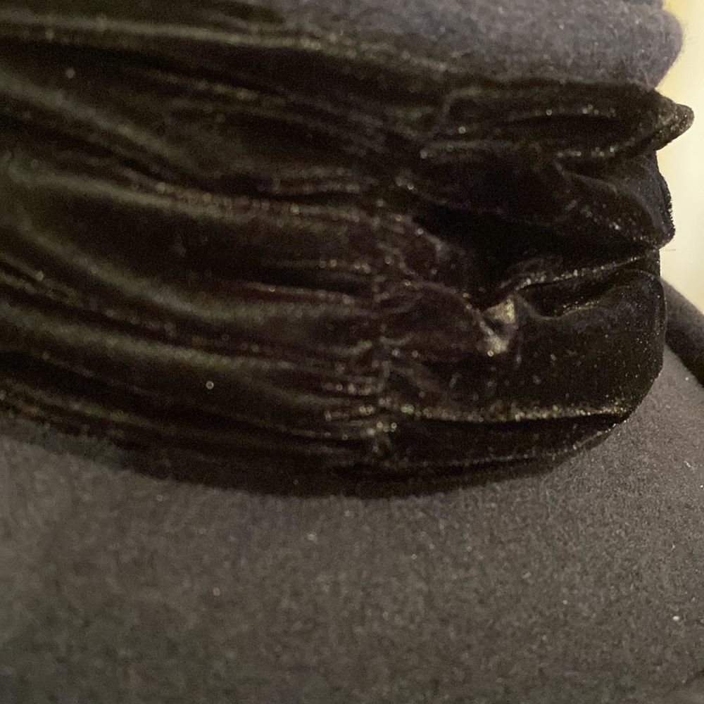 Navy wool hat - Picture 2 of 3
